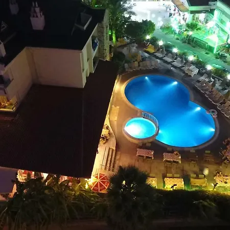 Greenpark 公寓式酒店 马尔马里斯